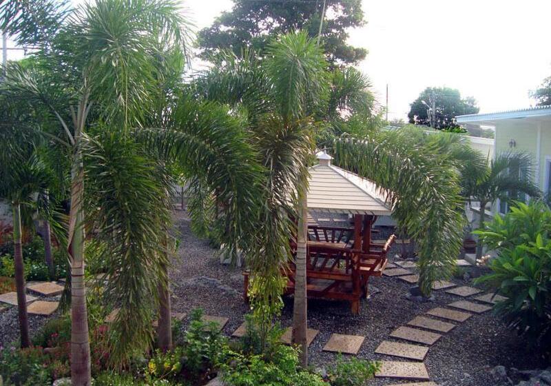Бунгало Стандарт, Charlie S Bungalows
