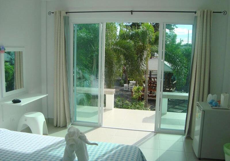 بانگلوی استاندارد, Charlie S Bungalows