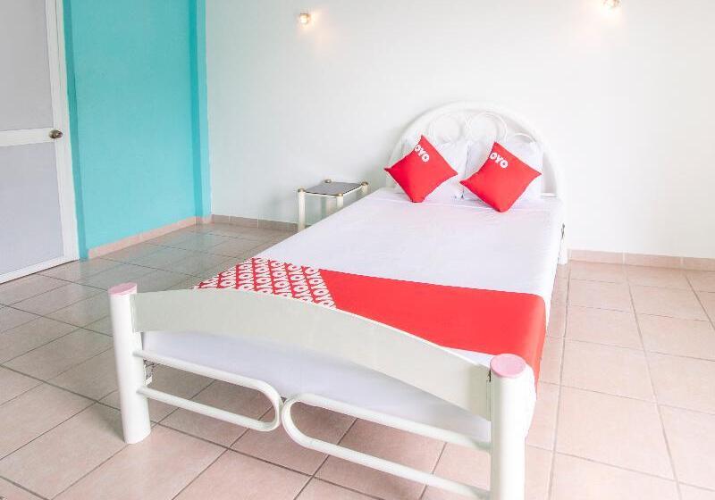 Номер Стандарт, OYO Hotel Estacion,José Cardel,Parque Central Revolución