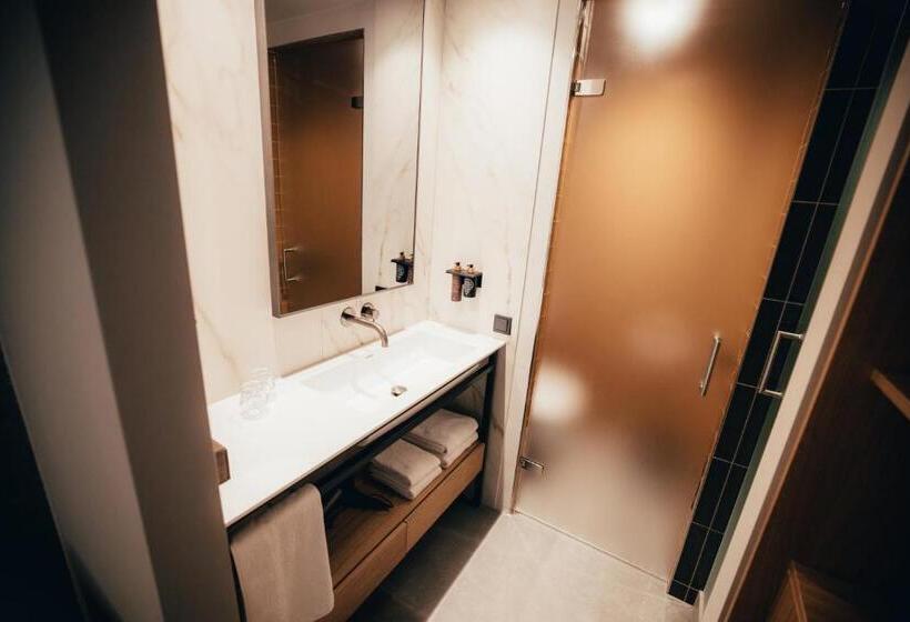 اتاق خانوادگی, Cityhotel Wood