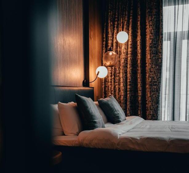 اتاق لوکس, Cityhotel Wood