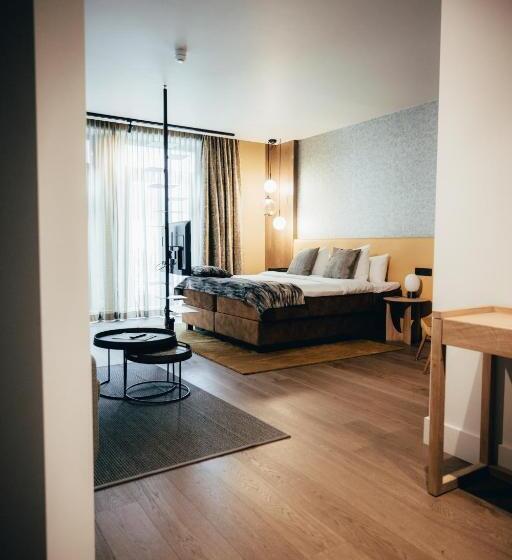 اتاق خانوادگی, Cityhotel Wood