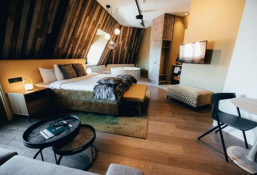 اتاق استاندارد با وان آب گرم, Cityhotel Wood