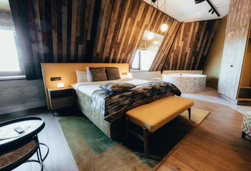 اتاق استاندارد با وان آب گرم, Cityhotel Wood