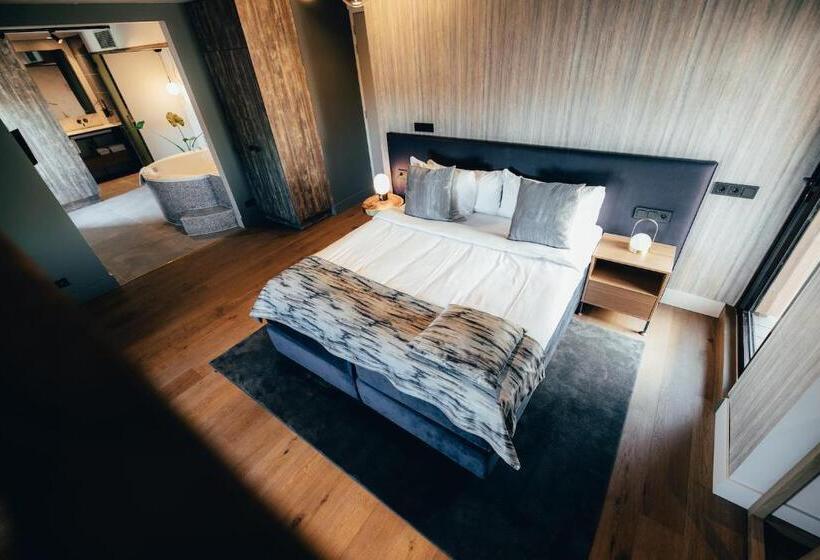 اتاق استاندارد با وان آب گرم, Cityhotel Wood