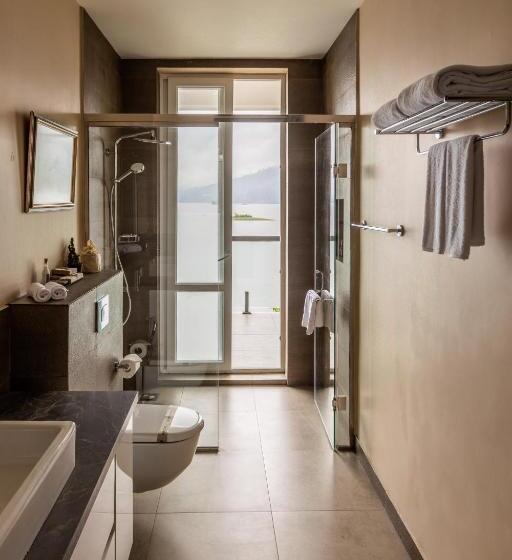 اتاق لوکس با چشم‌انداز دریاچه, Villa Serenity