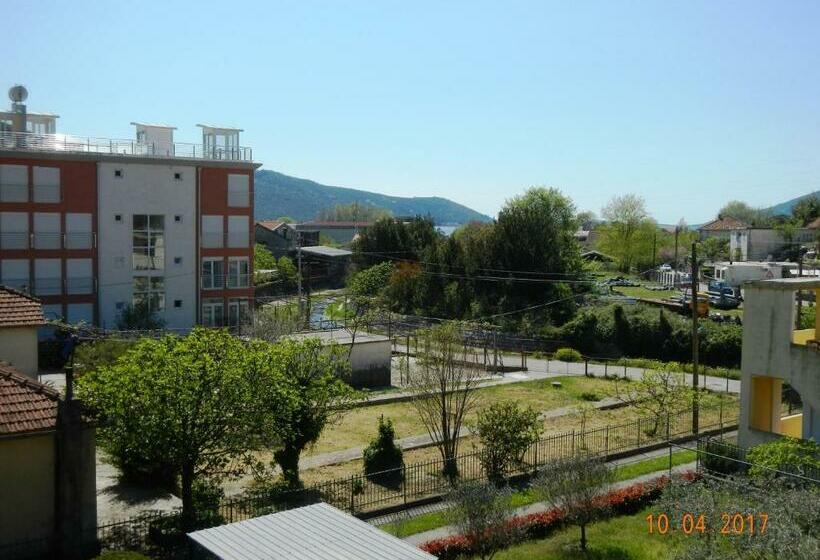 اتاق استاندارد سه تخته با بالکن, Guest House Villa živanović