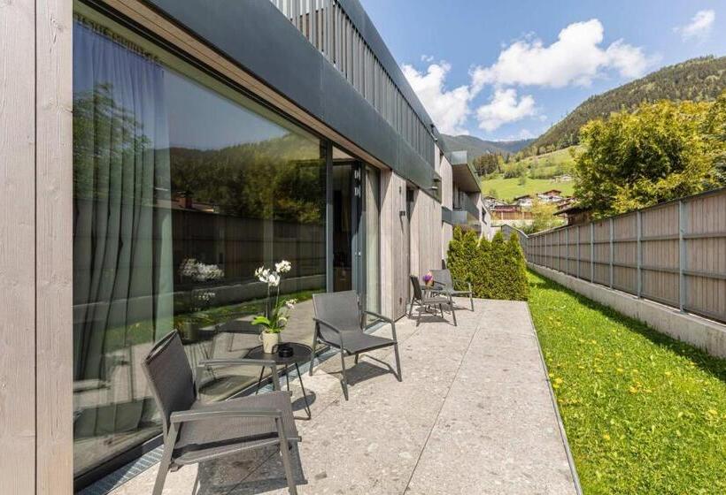 2 Bedroom Apartment with Pool, Emma Deluxe Aparthotel Direkt Beim Skibus