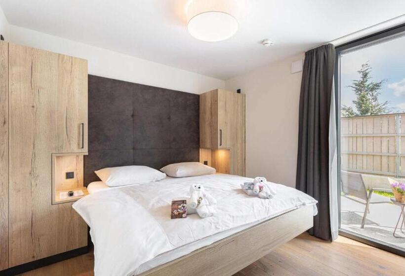 2 Bedroom Apartment with Pool, Emma Deluxe Aparthotel Direkt Beim Skibus