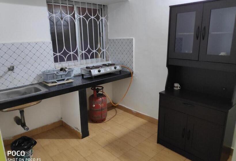 اتاق لوکس با بالکن, Hidden Heart Guest House