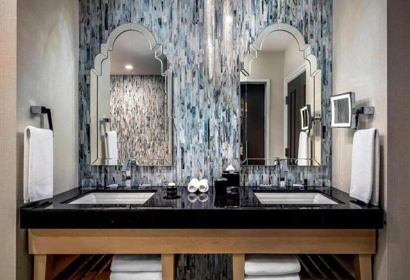 Junior Suite met Kingsize Bed, The Gwen, A Luxury Collection Hotel, Michigan Avenue Chicago