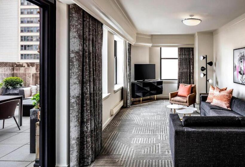 Suite met Kingsize Bed, The Gwen, A Luxury Collection Hotel, Michigan Avenue Chicago