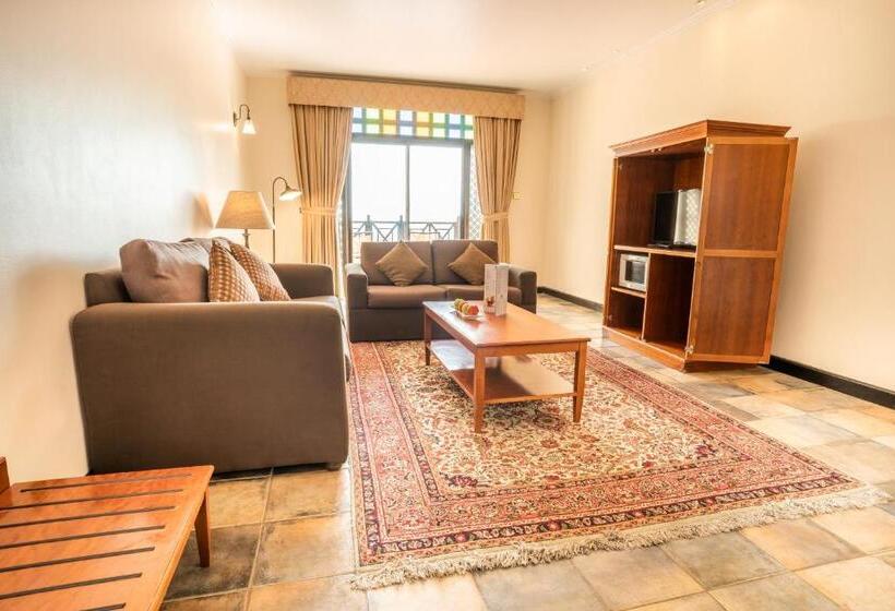 سوییت با چشم‌انداز دریا, Novotel Bahrain Al Dana Resort