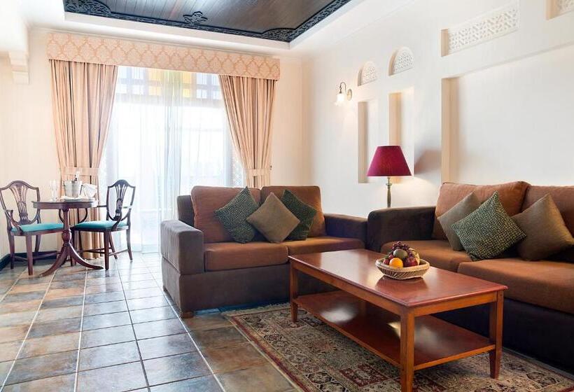 سوئیت با چشم‌انداز, Novotel Bahrain Al Dana Resort