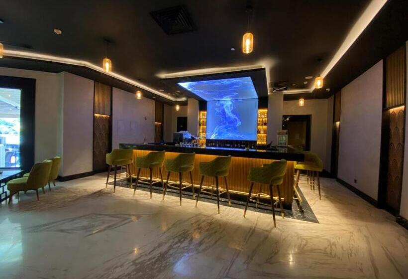 اتاق لوکس با تخت بزرگ, Mövenpick Hotel Cairo   Media City