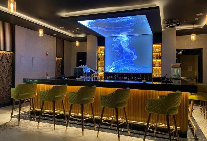 اتاق لوکس با چشم‌انداز باغ, Mövenpick Hotel Cairo   Media City