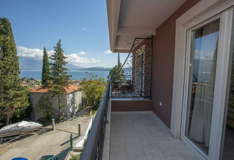 استودیو استاندارد با تخت کینگ, Apartments Gvozdenovic