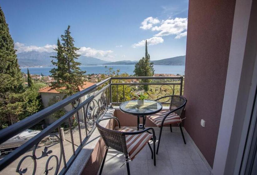 استودیوی استاندارد با چشم‌انداز دریا, Apartments Gvozdenovic