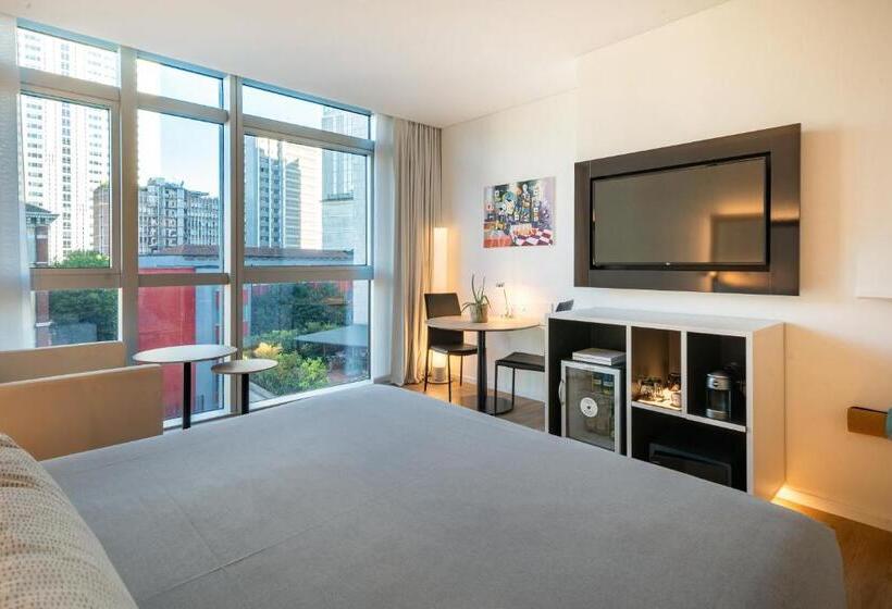 استودیوی استاندارد, Innside By Meliá Milano Torre Galfa