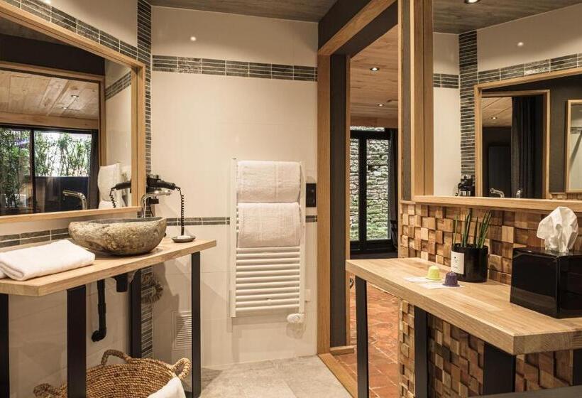 Номер Deluxe с Гидромассажем, Le Domaine Des Prés Verts Suites & Chambres Avec Jacuzzi Privatif à Châteauneuf