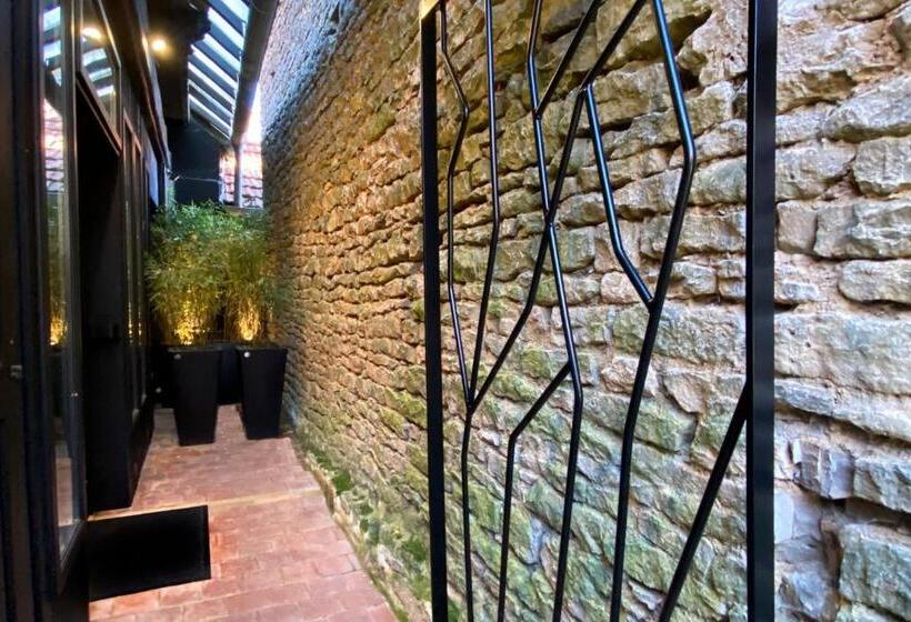 Номер Deluxe с Гидромассажем, Le Domaine Des Prés Verts Suites & Chambres Avec Jacuzzi Privatif à Châteauneuf