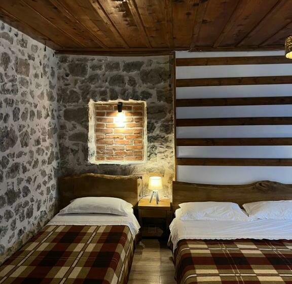 Семейный Номер Вид на Горы, Molla Guest House