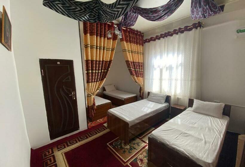 اتاق کلاسیک چهارنفره, Mironshox Guest House