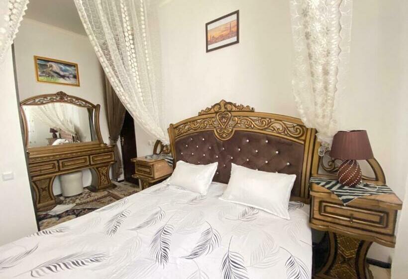 اتاق استاندارد, Mironshox Guest House