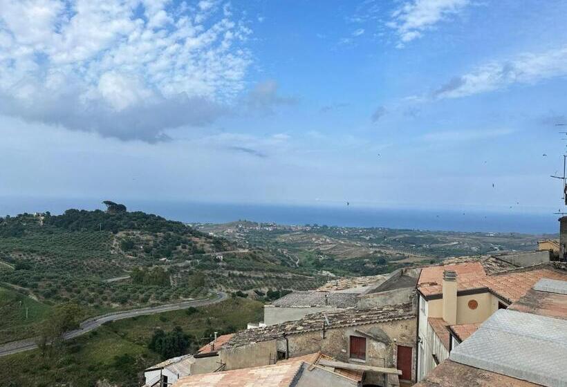 غرفة قياسية مطلّة علي البحر, Il Borgo & Il Feudo