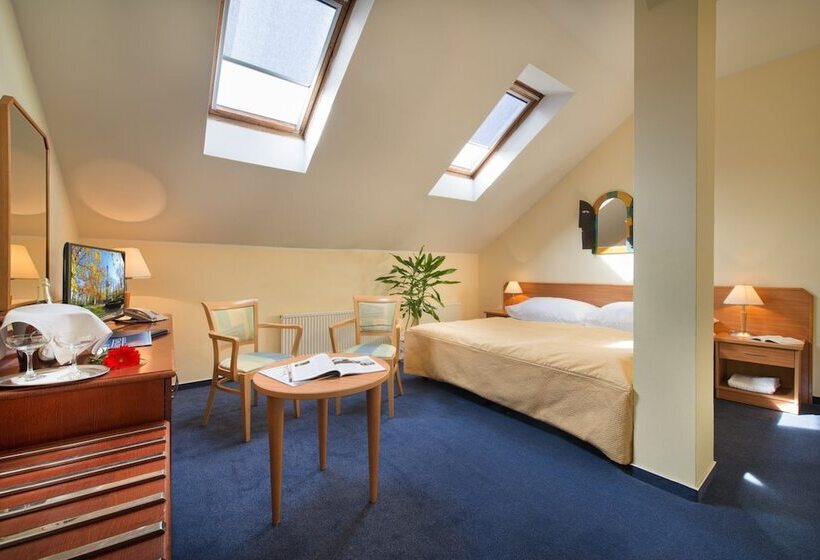 Quarto Estandar Individual, Ea Hotel Tosca