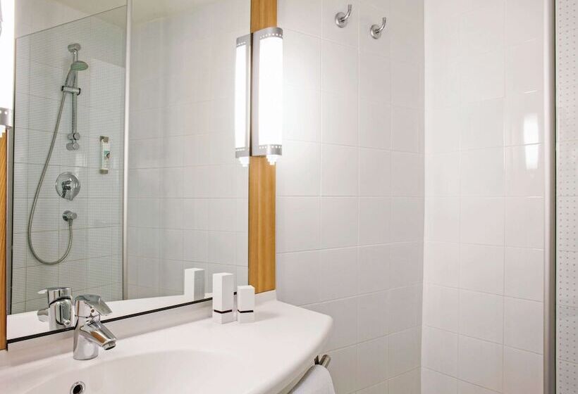 Номер Комфорт, Ibis Barcelona Mollet
