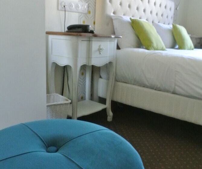 اتاق استاندارد, Logis Hôtel Louise De Savoie