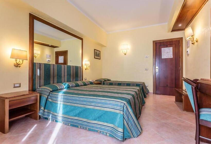 Номер Стандарт Трехместный, Raeli Hotel Lazio