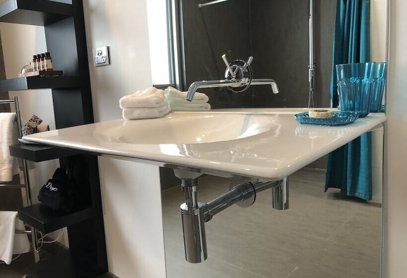 장애인을 위한 스위트, Starhaven Retreat