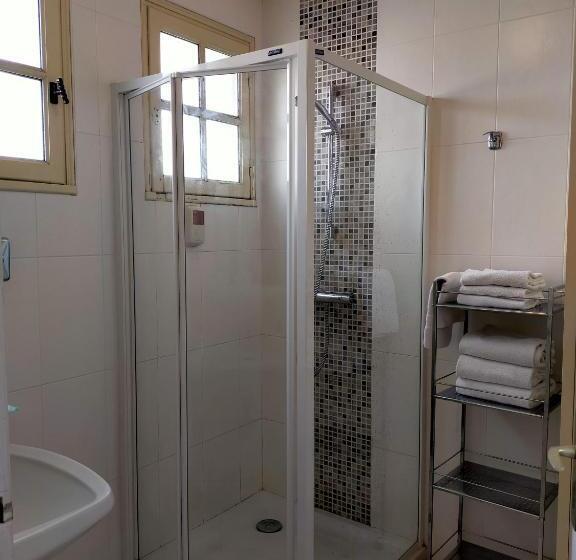 Номер Стандарт Трехместный, Hôtel Des Biches