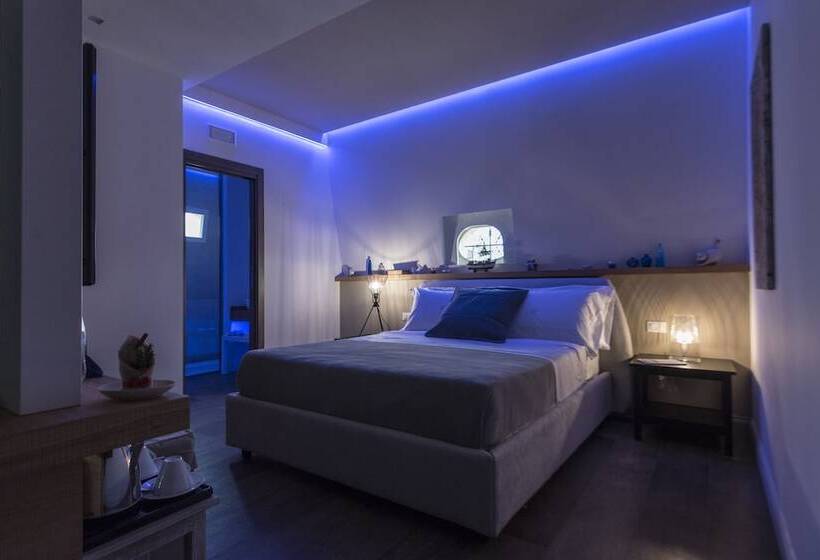 سوئیت با بالکن, Kete Deluxe Rooms