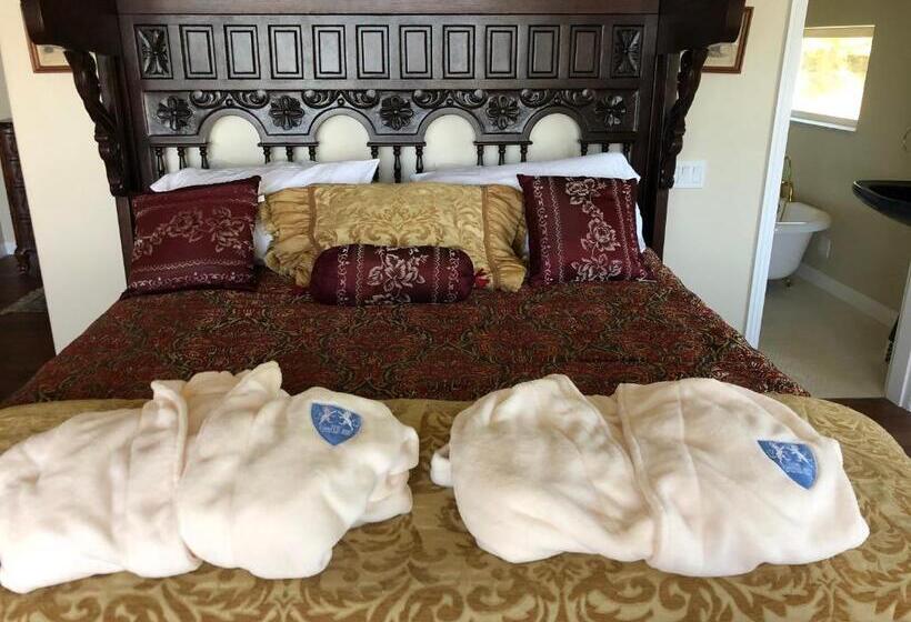 Семейный Номер Вид на Море, The Castle Inn Of The Lost Coast