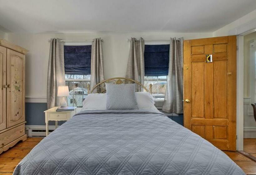 Номер Стандарт 2 Двуспальные Кровати, Youngtown Inn