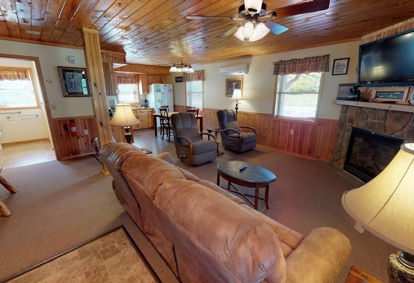 Люкс Повышенной Комфортности, Rough Cut Lodge