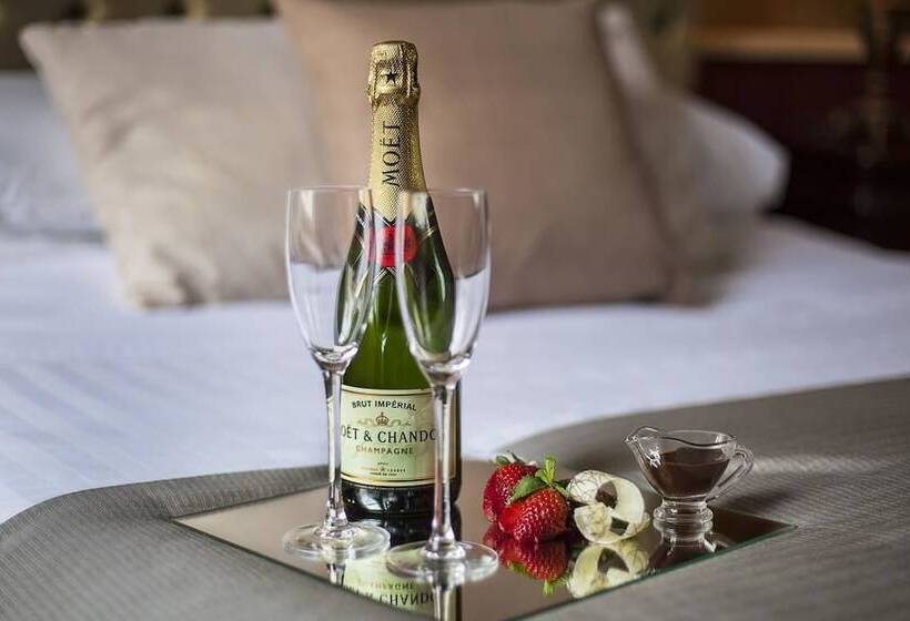 اتاق استاندارد سه نفره, Greville Arms Hotel Mullingar