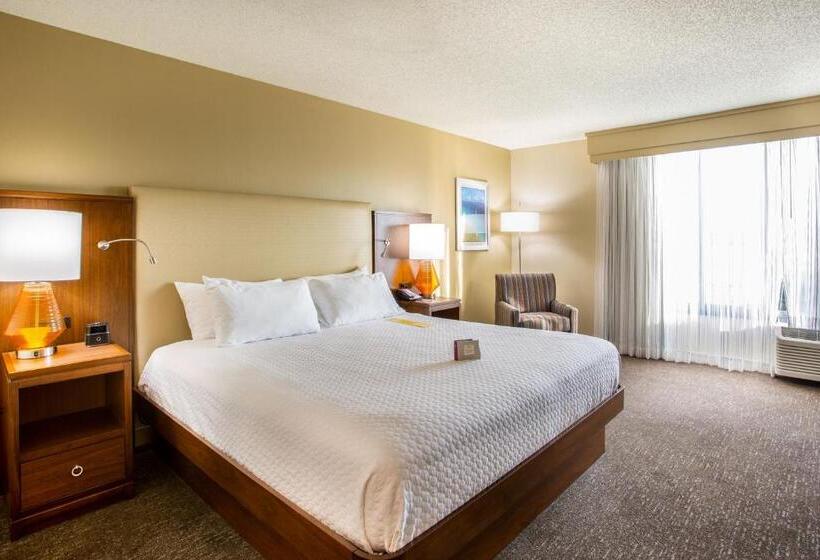 Deluxe-huone King-vuode, Doubletree By Hilton Fort Myers At Bell Tower Shops