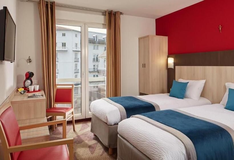 Номер Deluxe, Roissy