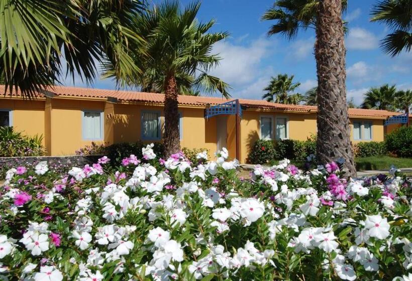 اتاق استاندارد سه تخته با چشم‌انداز باغ, Voi Vila Do Farol Resort