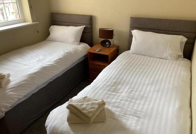 Семейный Номер, The Waie Inn