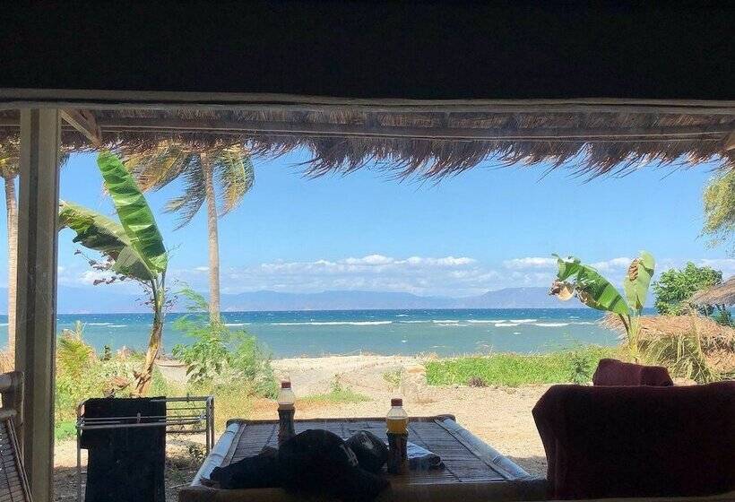 Кровать в Общей Комнате, East Lombok Dive Hotel   Hostel