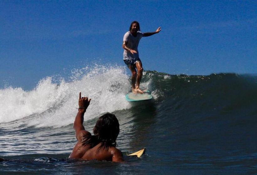 Номер Стандарт, Medewi Secret Surfcamp