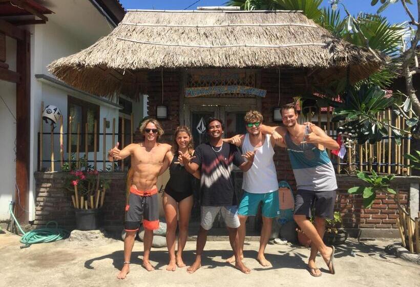 デラックスルーム, Medewi Secret Surfcamp