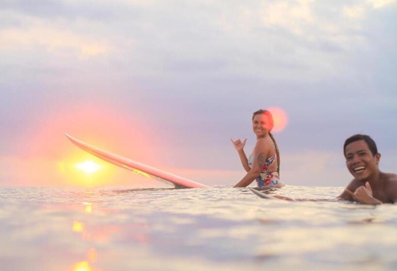 デラックスルーム, Medewi Secret Surfcamp