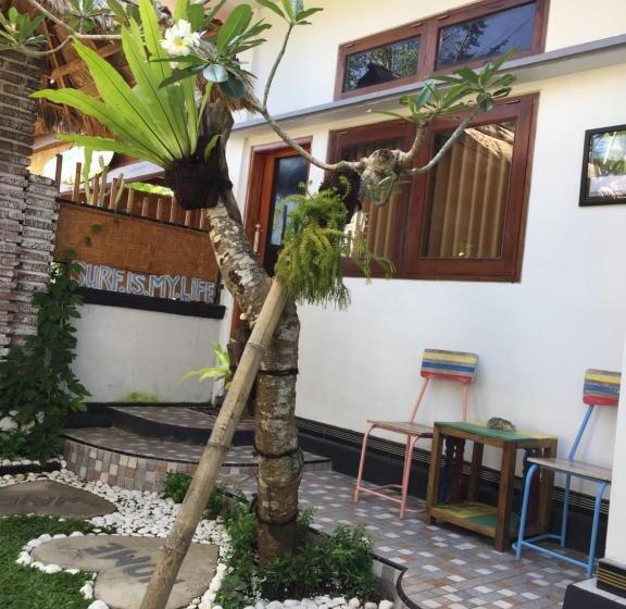 デラックスルーム, Medewi Secret Surfcamp