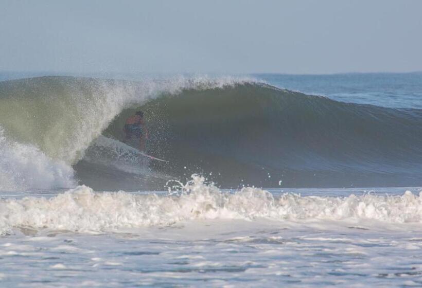 Номер Стандарт, Medewi Secret Surfcamp
